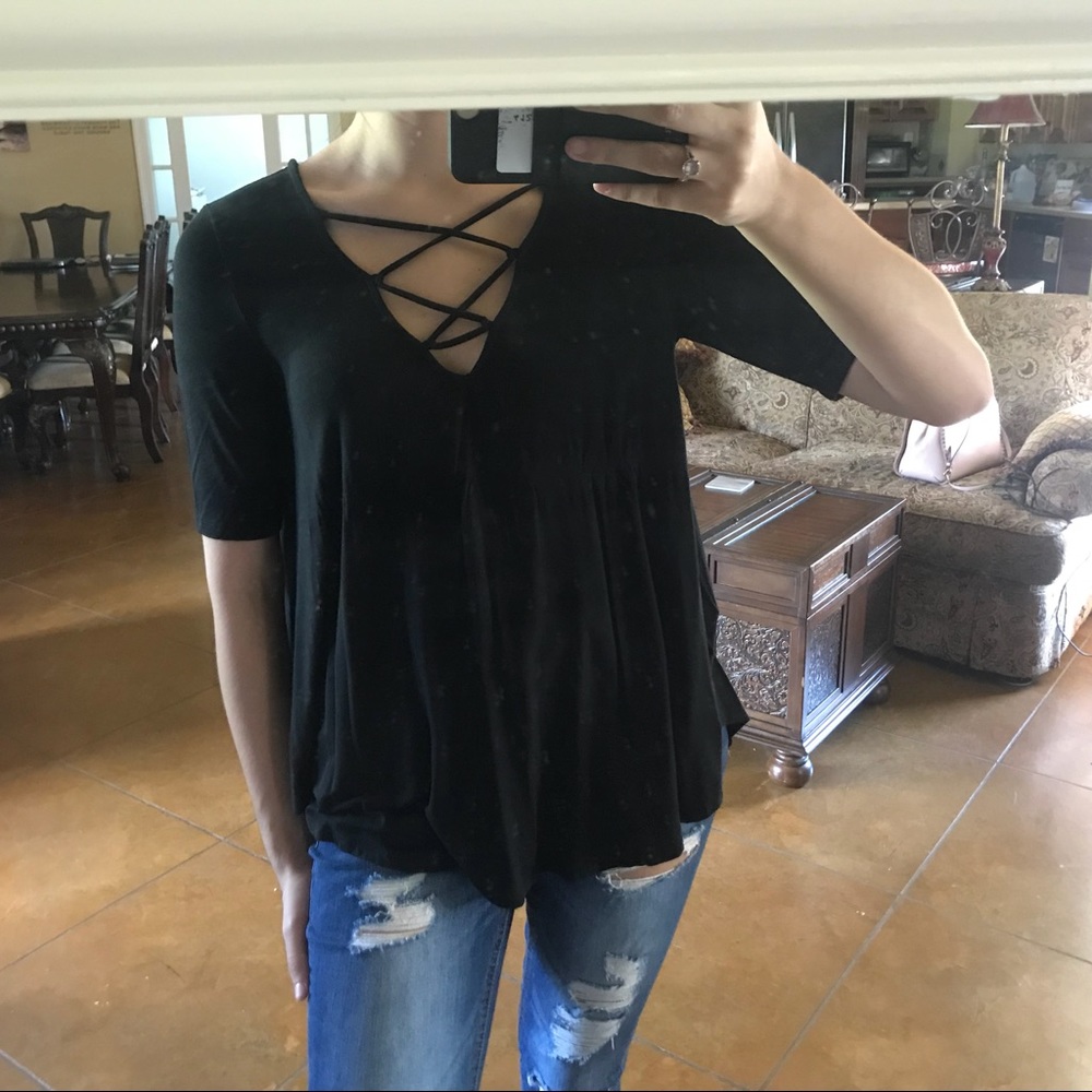Cross cross tee